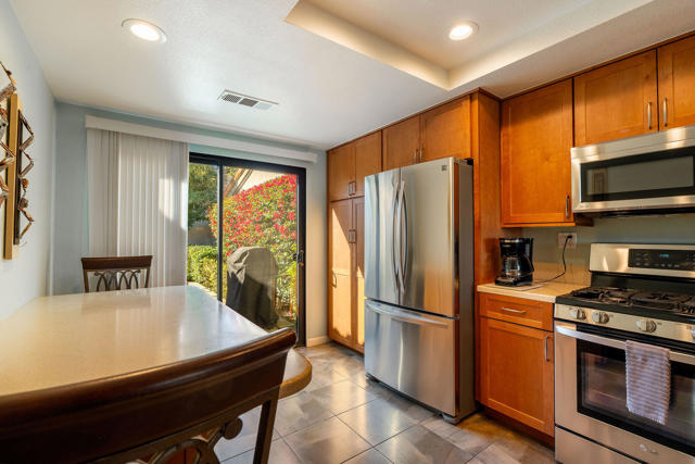 54396 Shoal Creek, La Quinta CA: https://media.crmls.org/mediaz/6a58aa5b-b256-474e-a901-f7c93cd90d49.jpg