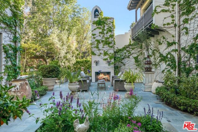 850 Muskingum Avenue, Pacific Palisades CA: https://media.crmls.org/mediaz/6a597266-2686-406f-bf19-7154142043da.jpg