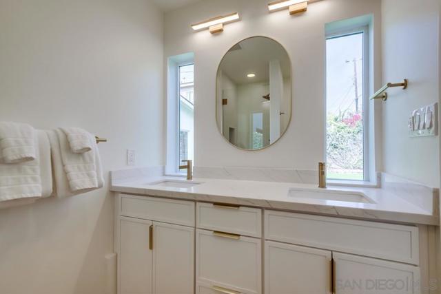 8457 Paseo Del Ocaso, La Jolla CA: https://media.crmls.org/mediaz/6a5987d2-b52a-4160-bbfb-98a15b8c0bbf.jpg