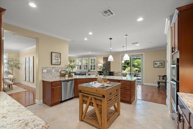 17370 Cesena Court, Morgan Hill CA: https://media.crmls.org/mediaz/6a59c354-b494-45c0-851e-c9ef96bb0dd9.jpg