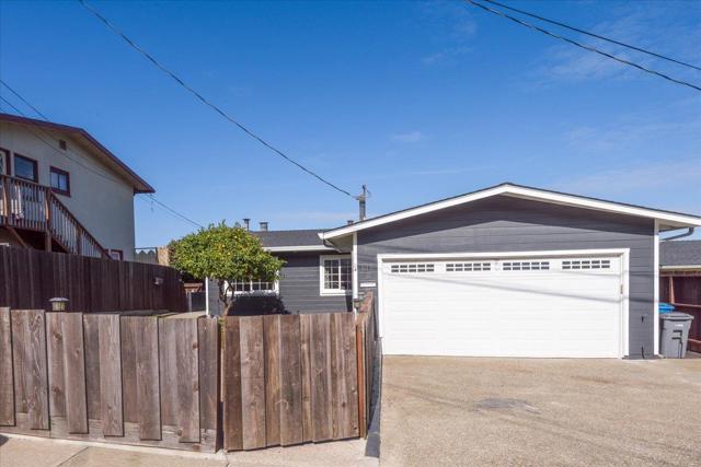 815 Edgemar Avenue, Pacifica CA: https://media.crmls.org/mediaz/6a5a48d9-5b4a-47ab-a9d8-586386278c4a.jpg