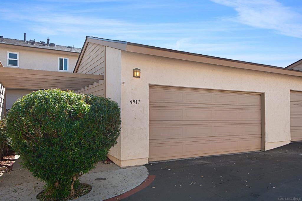 9917 Aviary Drive