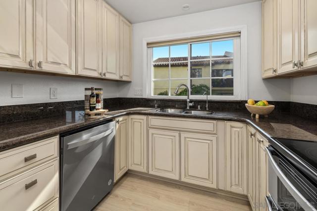 Image 12 of 38 For 4125 Porte De Merano  136