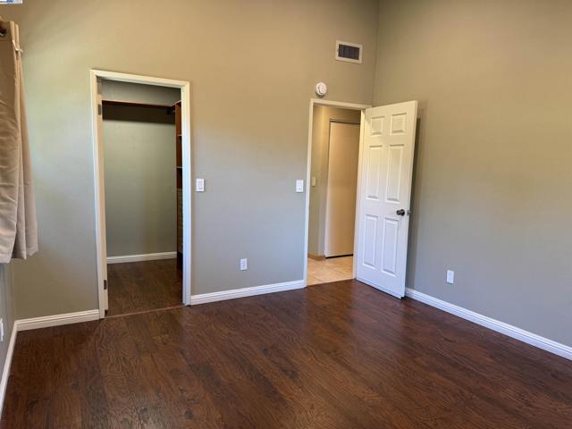 7765 Canyon Meadow Cir, Pleasanton CA: https://media.crmls.org/mediaz/6a5b58a4-1eaa-426b-8213-4c199b41d6e0.jpg