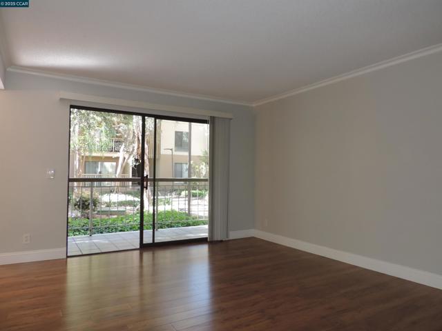 470 N Civic Dr., Walnut Creek CA: https://media.crmls.org/mediaz/6a5ba5c4-0f7a-4c02-8766-4aeee83fd4ff.jpg