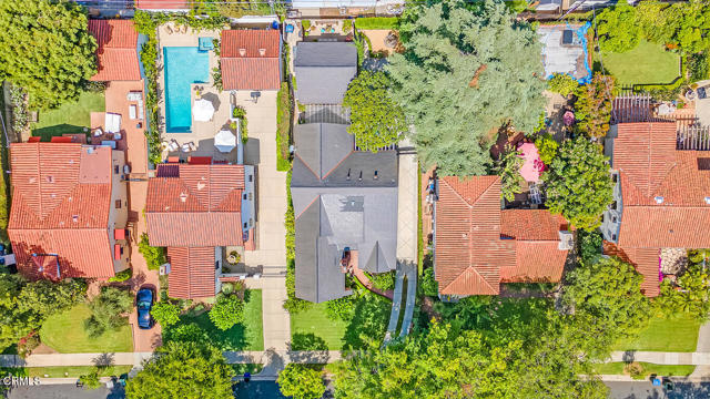 110 Glen Summer Road, Pasadena CA: https://media.crmls.org/mediaz/6a5c27e6-a7cd-4b58-b294-eb32b373fef4.jpg