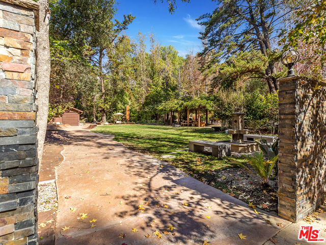 26043 Mulholland Highway, Calabasas, California 91302, ,Single Family Residence,For Sale,Mulholland,24398813