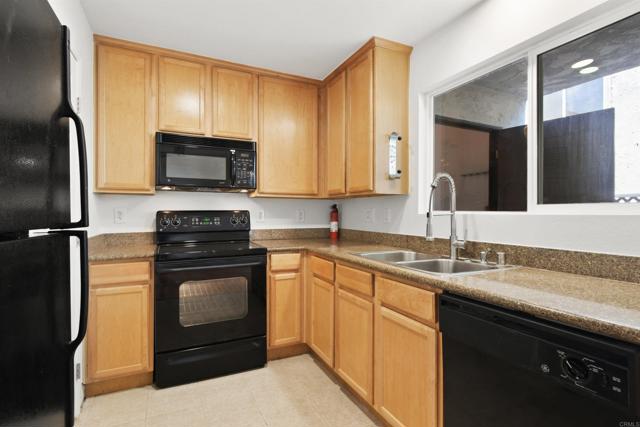 Image 19 of 38 For 3535 Madison Avenue 143