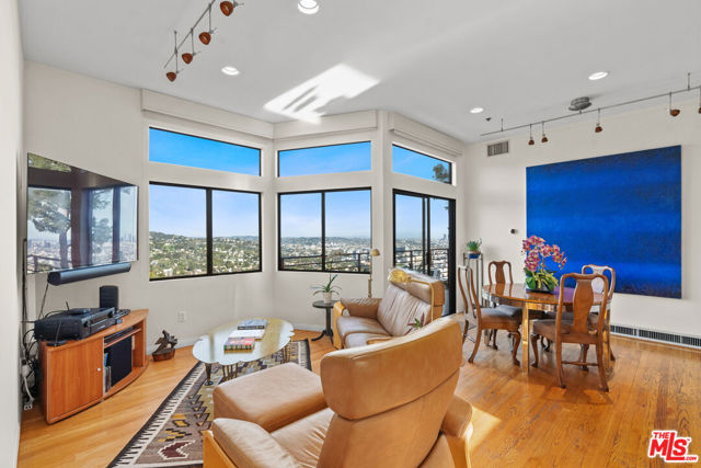 2204 Maravilla Drive, Los Angeles CA: https://media.crmls.org/mediaz/6a5d01bc-cd82-4646-a96e-cf8c0eaed2be.jpg