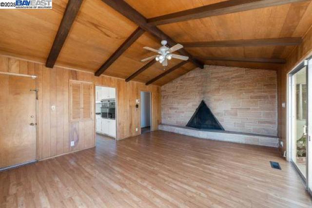 4120 Rhoda Ave, Oakland CA: https://media.crmls.org/mediaz/6a5da45e-e420-48a9-9d27-d06252a6049e.jpg