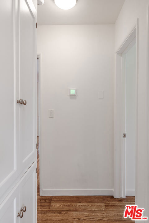 https://media.crmls.org/mediaz/6a5da7d6-6f30-4d27-b0e6-57d884f9b11b.jpg?preset=X-Large