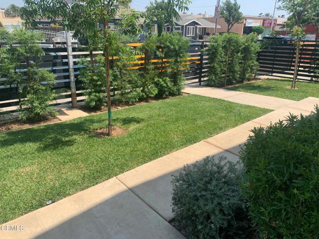 729 S Kern Avenue, Los Angeles CA: https://media.crmls.org/mediaz/6a5dcc13-0db8-4977-9120-875034f5ba91.jpg