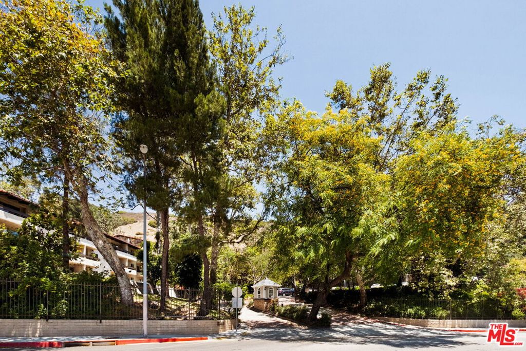 2700 Cahuenga Boulevard #4303