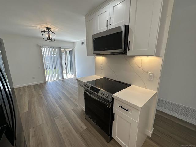 213 Festival Dr., Oceanside CA: https://media.crmls.org/mediaz/6a5e63fd-f730-4a19-a72d-80fafba3e9e6.jpg