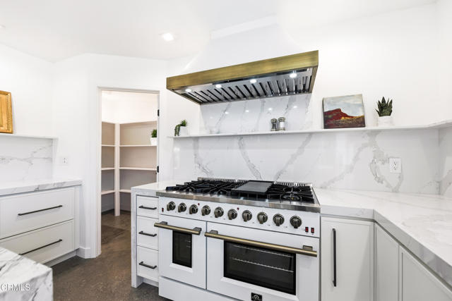 34 Vientos Road, Camarillo CA: https://media.crmls.org/mediaz/6a5e8997-d71e-4c3b-971d-57ed780f936f.jpg