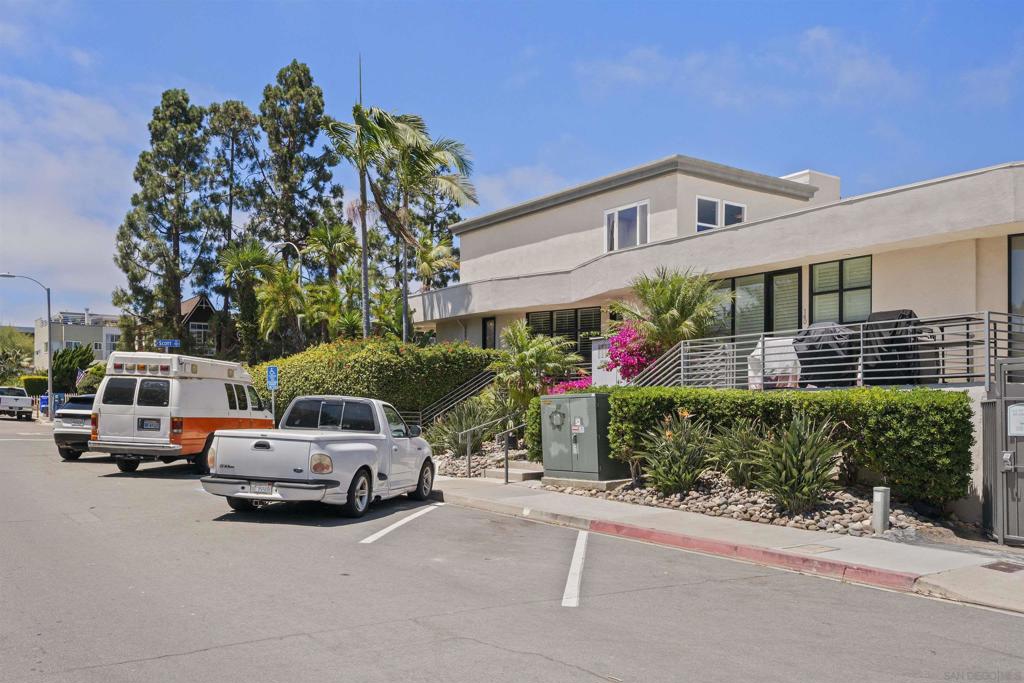 1021 Scott - photo 9