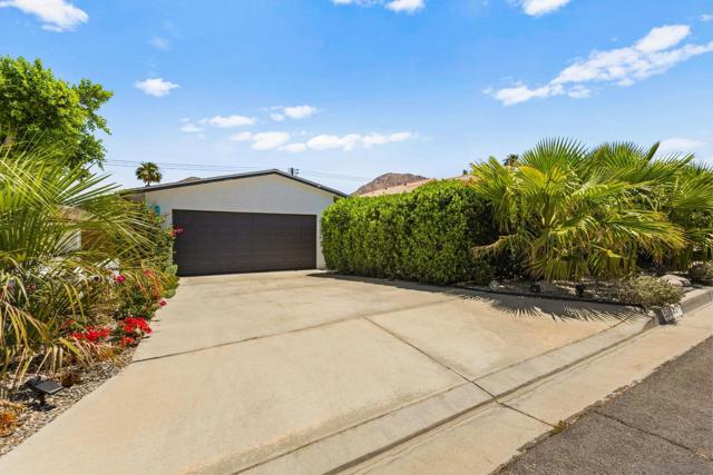 53640 AVENIDA RUBIO, La Quinta CA: https://media.crmls.org/mediaz/6a5f164b-5f63-45fe-affc-3dd1815876e7.jpg