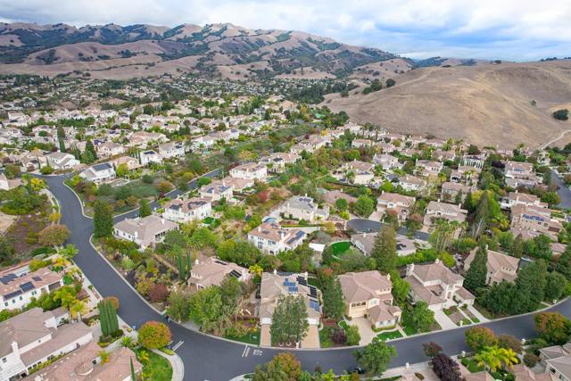 5849 Gleneagles Circle, San Jose CA: https://media.crmls.org/mediaz/6a5f259b-049c-4a44-a5e3-9ed38fdc03e4.jpg