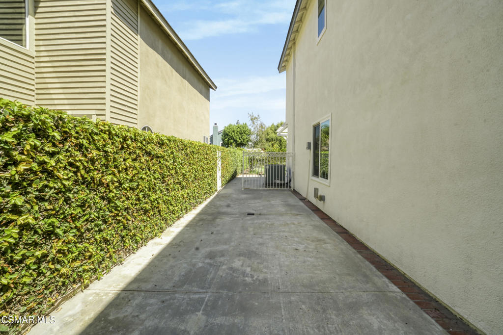 https://media.crmls.org/mediaz/6a5f9b8a-ae02-4724-a883-2790d24bc60f.jpg?preset=X-Large