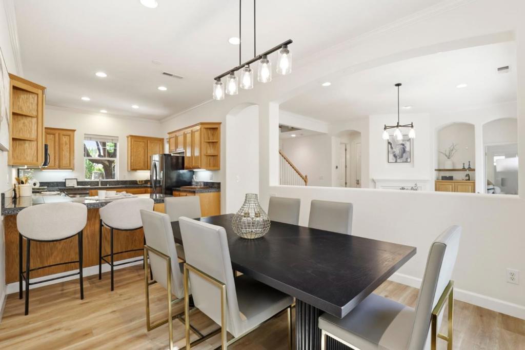2521 Blairgowery Court