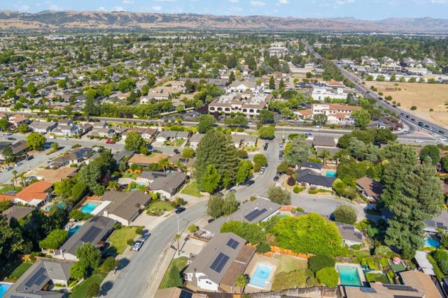 1590 El Dorado Drive, Gilroy CA: https://media.crmls.org/mediaz/6a606328-99df-4cf4-a9b9-87ca1d45134e.jpg