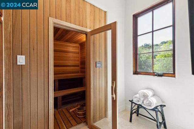 Image 41 of 60 For 1740 Toyon Rd