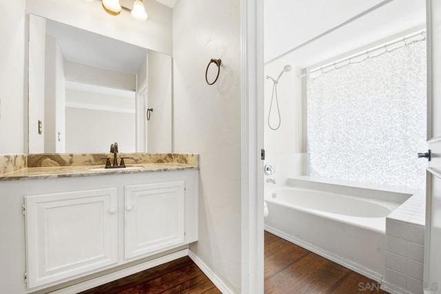 2402 Altisma Way, Carlsbad CA: https://media.crmls.org/mediaz/6a614280-e51d-49bf-9f5c-708c56c7b3c9.jpg