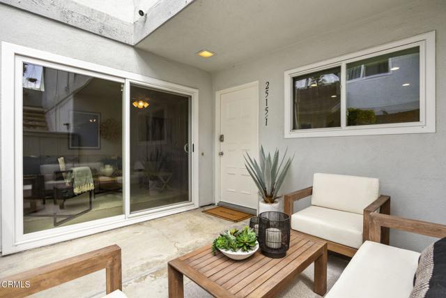 2515 Harbor Boulevard, Ventura CA: https://media.crmls.org/mediaz/6a614cb6-67ef-4f18-a76b-b5a44300d632.jpg