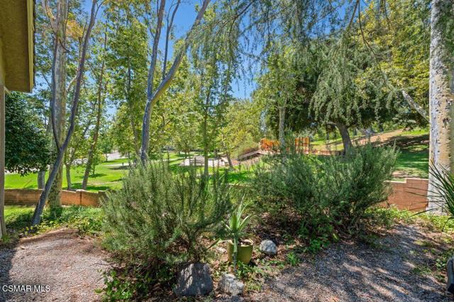 202 Estrellita Lane, Oak Park CA: https://media.crmls.org/mediaz/6a61804c-6d85-427c-acfe-2ef537b69b07.jpg