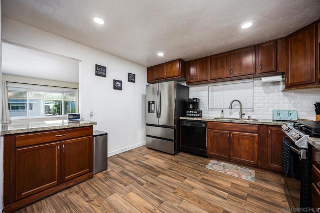 8301 Mission Gorge Rd, Santee CA: https://media.crmls.org/mediaz/6a6185ff-1d3c-4d71-8144-cf0987329fe2.jpg