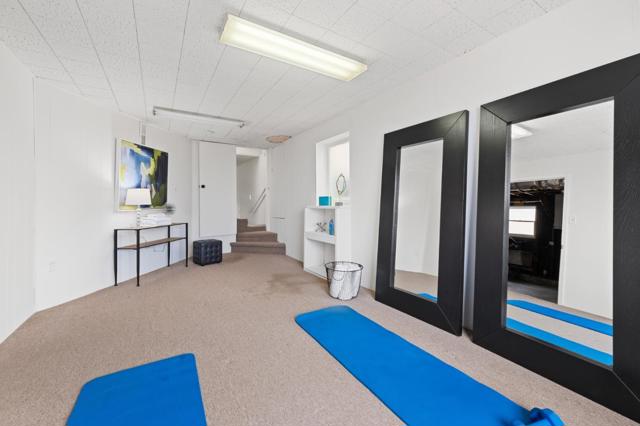 32 Crestview Avenue, Daly City CA: https://media.crmls.org/mediaz/6a61c15a-5658-4450-8dfd-4bc14d52f44c.jpg