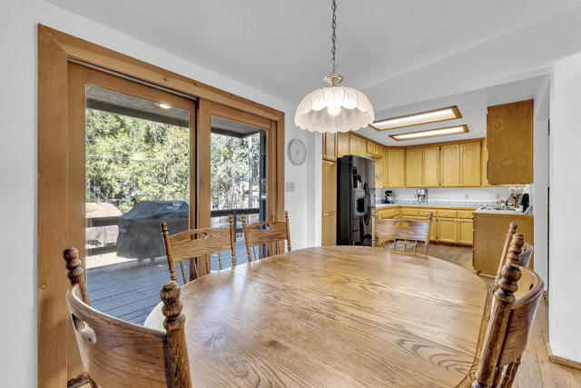 53340 Idyllbrook Drive, Idyllwild CA: https://media.crmls.org/mediaz/6a61c20c-d22c-488e-9e04-b3c40015b8b6.jpg