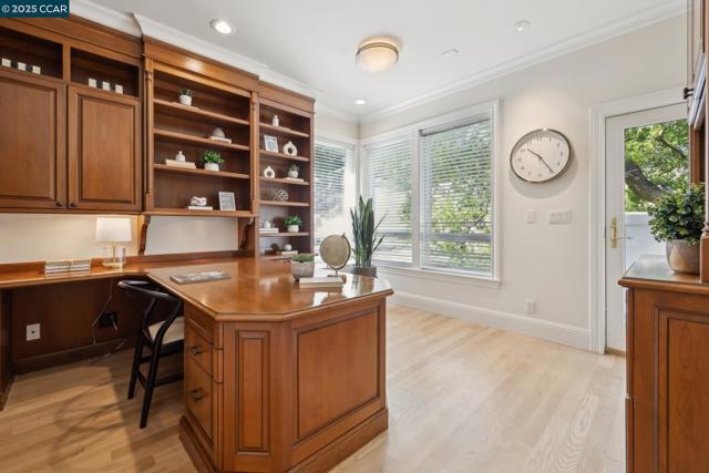 135 Dean Rd, Alamo CA: https://media.crmls.org/mediaz/6a621d68-6b8b-48d5-820a-d4da85eb9ced.jpg