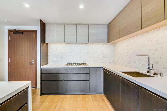 1388 Kettner Blvd, San Diego CA: https://media.crmls.org/mediaz/6a62ec45-a42a-4909-baf7-e1f457adfb0c.jpg