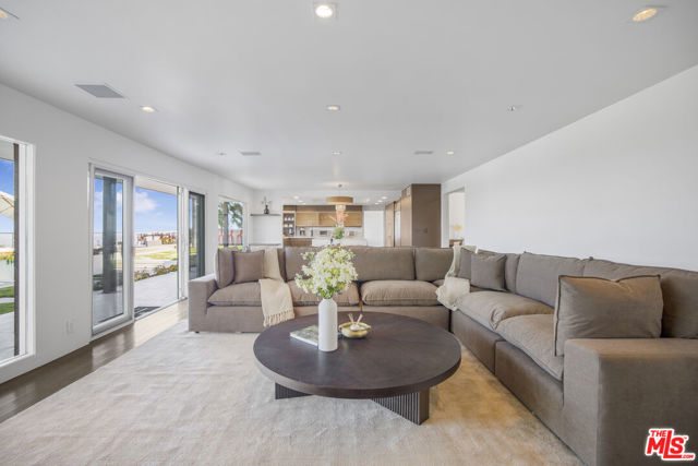 2028 Stradella Road, Los Angeles CA: https://media.crmls.org/mediaz/6a62f9e6-ccb8-42b3-a8d2-fde4ec40bd2e.jpg