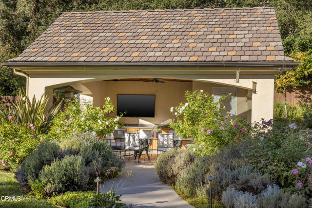 2060 Windover Road, Pasadena CA: https://media.crmls.org/mediaz/6a631b32-79d9-44d0-9289-2db9d16b114e.jpg