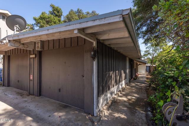 1330 Fern Oaks Drive, Santa Paula CA: https://media.crmls.org/mediaz/6a636efd-a55f-4895-91b2-8818e69a04ad.jpg