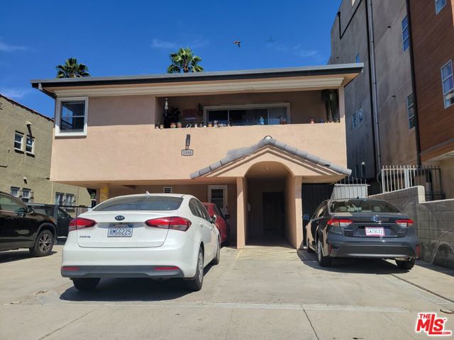 1466 S Canfield Avenue, Los Angeles CA: https://media.crmls.org/mediaz/6a643abb-b482-40d4-9870-452ce8e79224.jpg