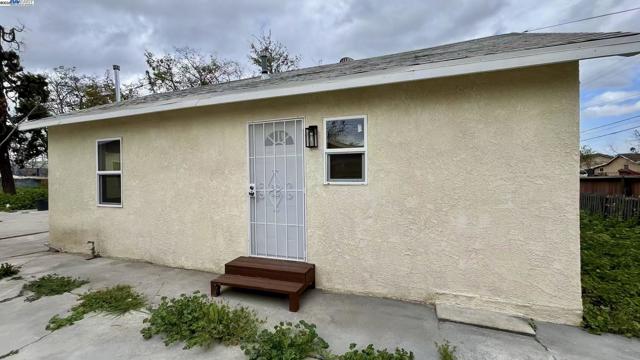 2441 John St, Stockton CA: https://media.crmls.org/mediaz/6a6451eb-4848-495a-aacf-8b421eae4879.jpg