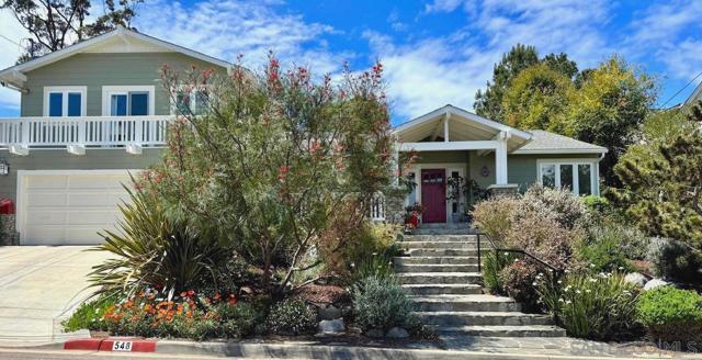 548 Tarento Dr, San Diego CA: https://media.crmls.org/mediaz/6a64bdf9-d7ab-4393-b86f-1d372ba010c3.jpg