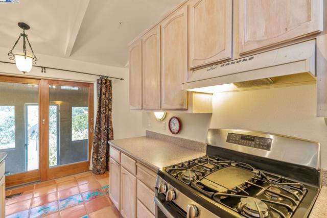 59480 Mines Rd, Livermore CA: https://media.crmls.org/mediaz/6a64de7e-6e5d-4179-977d-366e42e882f6.jpg