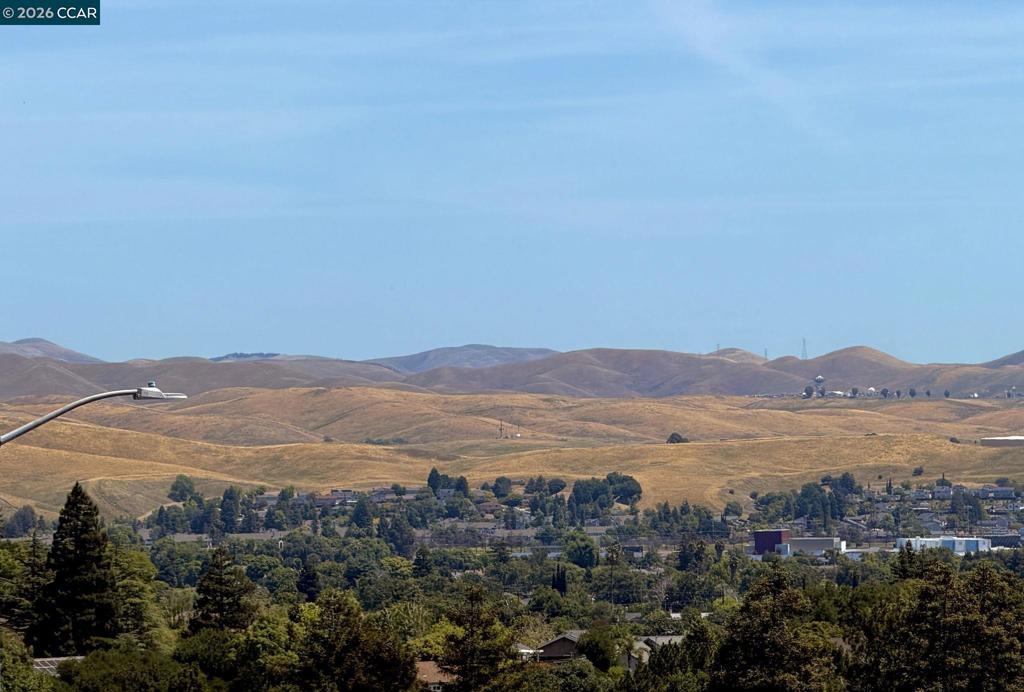 https://media.crmls.org/mediaz/6a65f66d-4c91-4ee6-8a8a-43ca6ee4210c.jpg?preset=X-Large