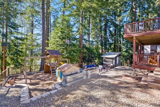 24 Terrace Way, Felton CA: https://media.crmls.org/mediaz/6a66db54-2694-40b3-a3d6-f48d76670eb9.jpg