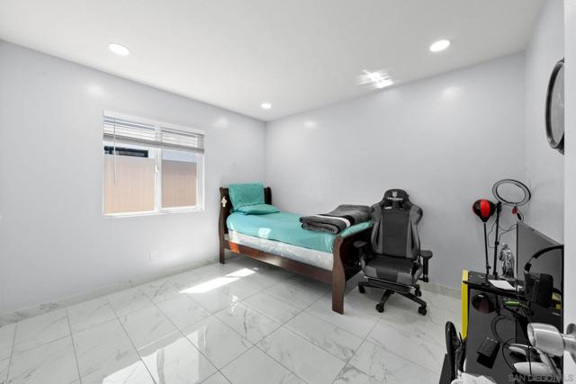 619 Dorothy St, El Cajon CA: https://media.crmls.org/mediaz/6a683afa-f317-4d48-aa01-1df284fc78e3.jpg