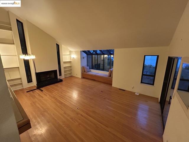 371 Montair DR, Danville CA: https://media.crmls.org/mediaz/6a68dd39-2abd-4b92-be4d-9aa73846a178.jpg