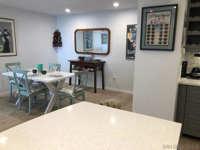 940 Sealane Dr, Encinitas CA: https://media.crmls.org/mediaz/6a68f94e-ea03-4958-9672-06e9e73ec2e2.jpg