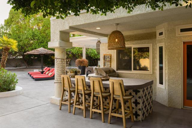 201 Augusta Drive, Palm Desert CA: https://media.crmls.org/mediaz/6a690787-afc1-4a8d-9acf-6b9a90a04eb6.jpg