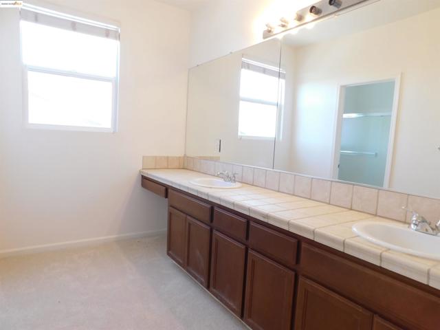 3915 Hummingbird Dr, Antioch CA: https://media.crmls.org/mediaz/6a69a9d0-359e-4cd9-8b81-e18ef7e44c0a.jpg