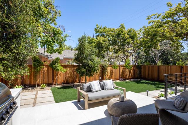 596 Franklin Street, Mountain View CA: https://media.crmls.org/mediaz/6a6b070a-ddcf-499a-a935-f61316b7e107.jpg