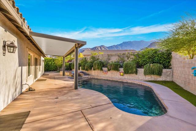 1121 Palmas, Palm Springs CA: https://media.crmls.org/mediaz/6a6b1541-442c-4f2d-9a7d-8e8463721e9c.jpg
